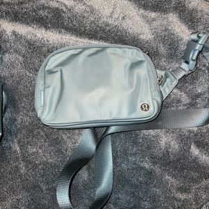 Lululemon belt bag 2L